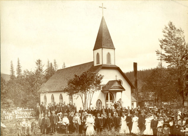  Group Portrait at Our Lady of the Holy Rosary in Franklin Washington, undated. VR700.00914
